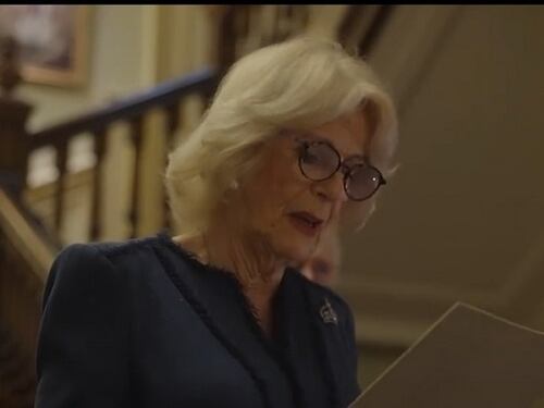 “Nessun limite alla libertà d’espressione”. Camilla contro la censura di Dahl