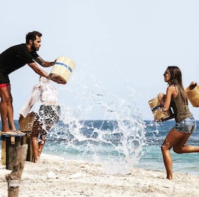 Isola dei Famosi 2016: momento hot per Mercedesz Henger 15