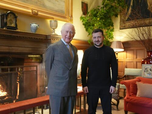 Carlo III mediatore tra Zelensky e Trump?