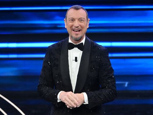 Amadeus non vuole polemiche e politica. Ma la mucca Ercolina viaggia verso il palco