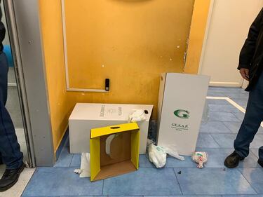 Pronto soccorso devastato dai parenti del 15enne ucciso a Napoli 7