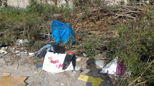 Degrado a Ventimiglia: tra i rifiuti dei clandestini anche una statua di Gesù 6