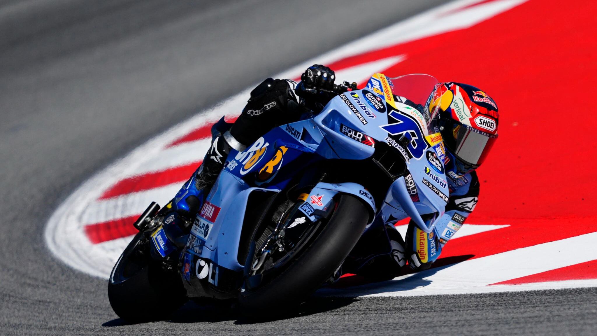 MotoGp, ad Alex Marquez la sprint, ad Acosta la pole in Catalogna. Male Bezzecchi
