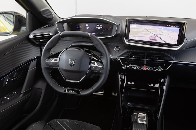 Peugeot e-208, guarda la gallery 23