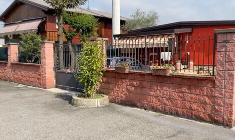 Campo rom Milano Chiesa rossa 4