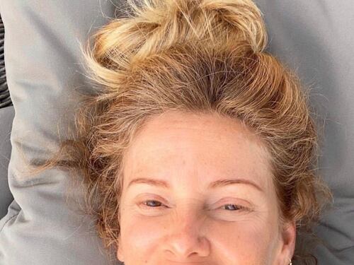 La Marcuzzi senza trucco, il web è impietoso: "Ci vuole coraggio per mostrarsi così"