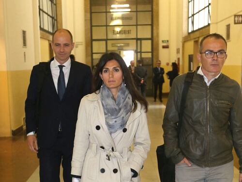 Raggi spiazzata: "Lanzalone me l'ha imposto Casaleggio"