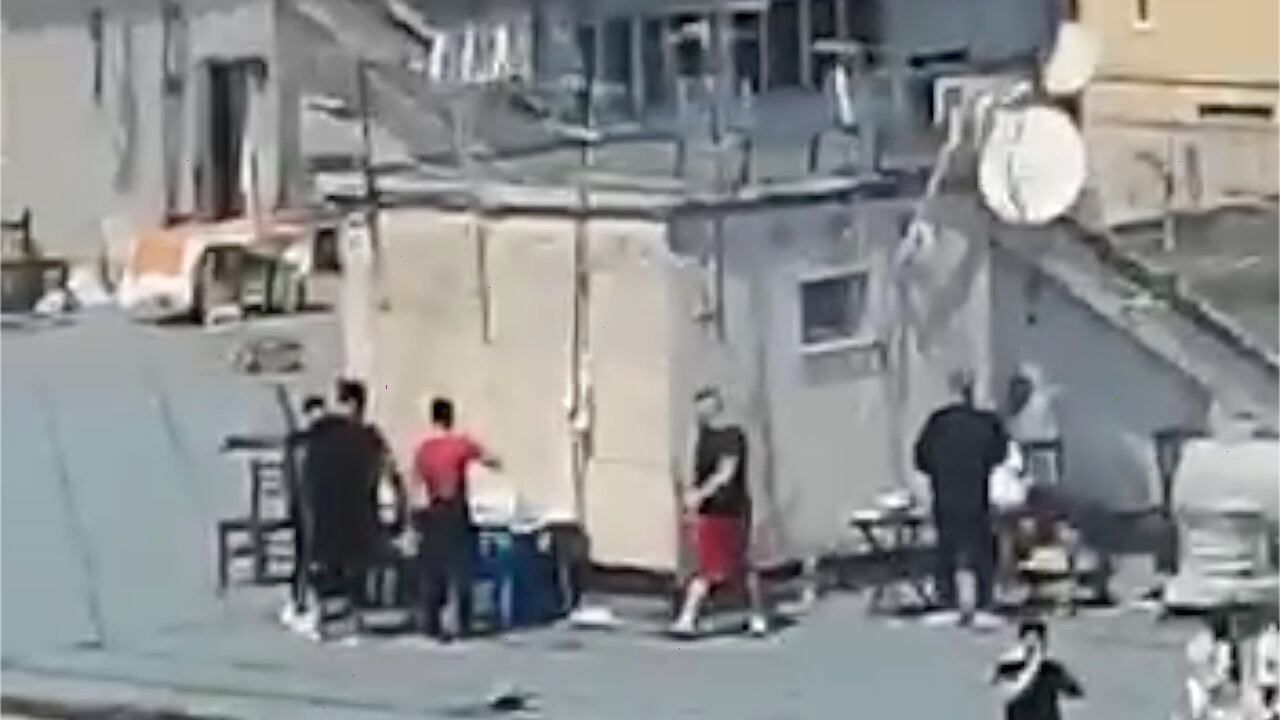Palermo, la grigliata di Pasqua sui tetti: interviene un elicottero della Polizia
