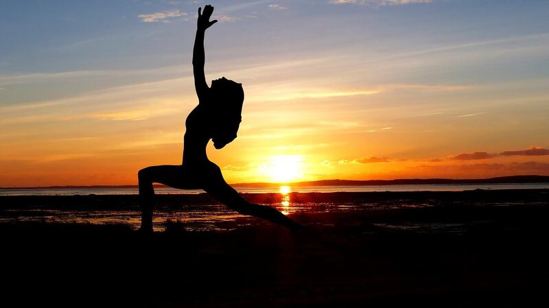 Yoga posizione del guerriero 1