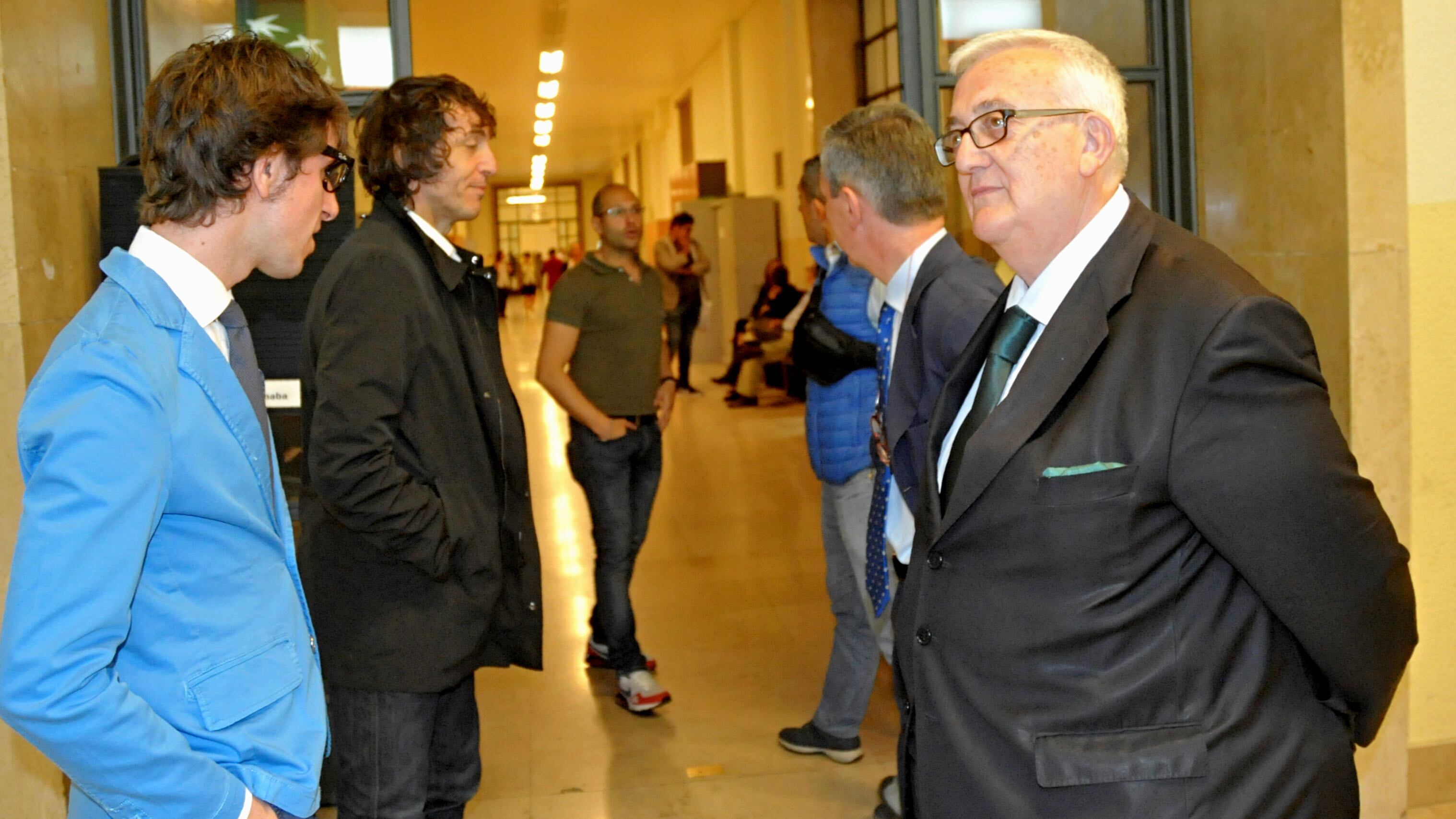I rom lo portano in tribunale e Borghezio chiede scusa: "Disponibile a far volontariato"