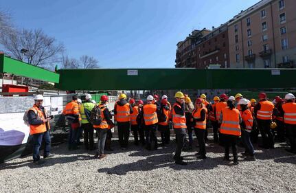 Milano, lo scavo della metro blu 15