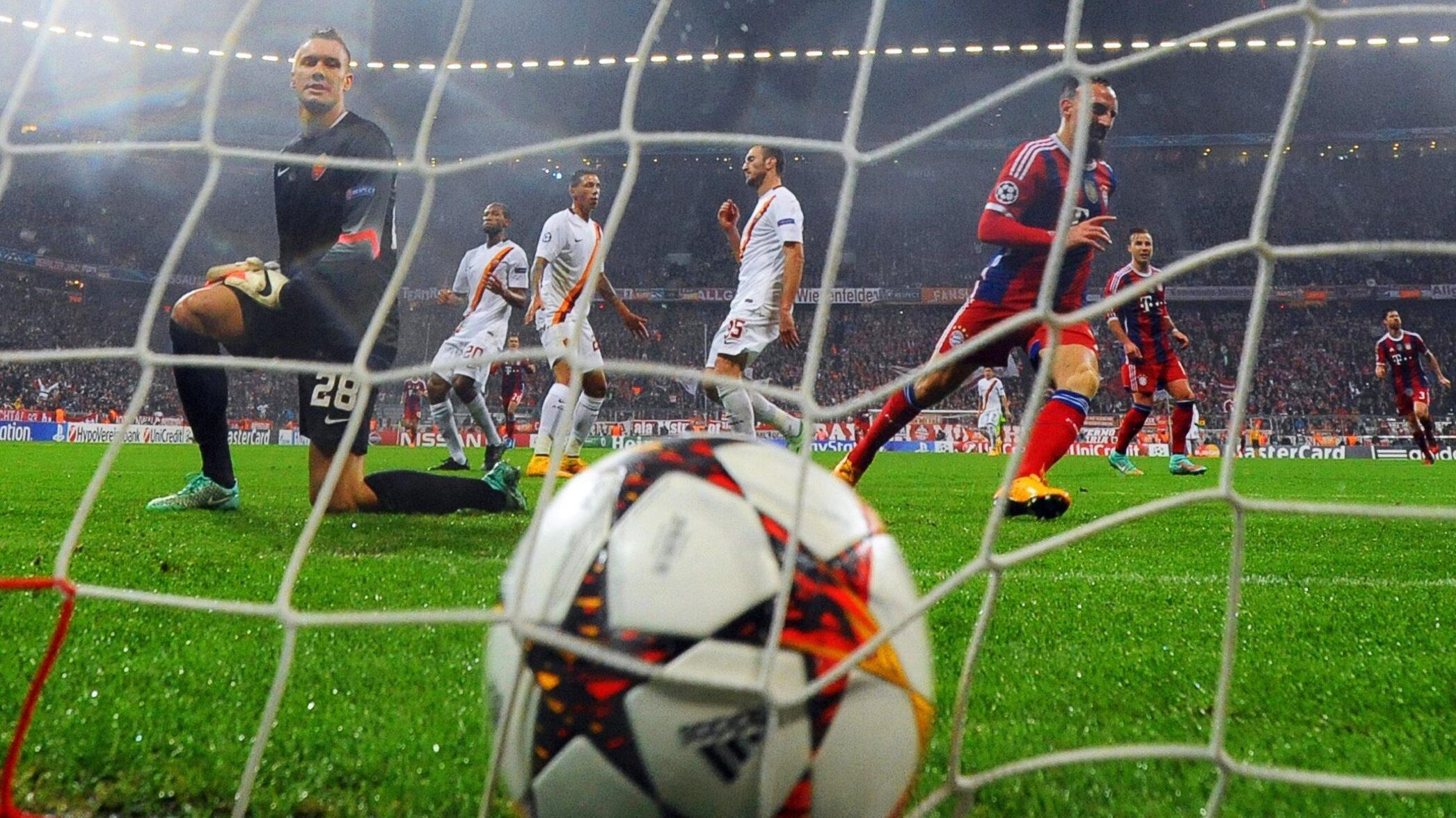 Bayern un'altra sberla. Roma un'altra dormita