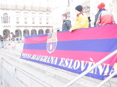 Tifo blaugrana in Piazza Duomo 6