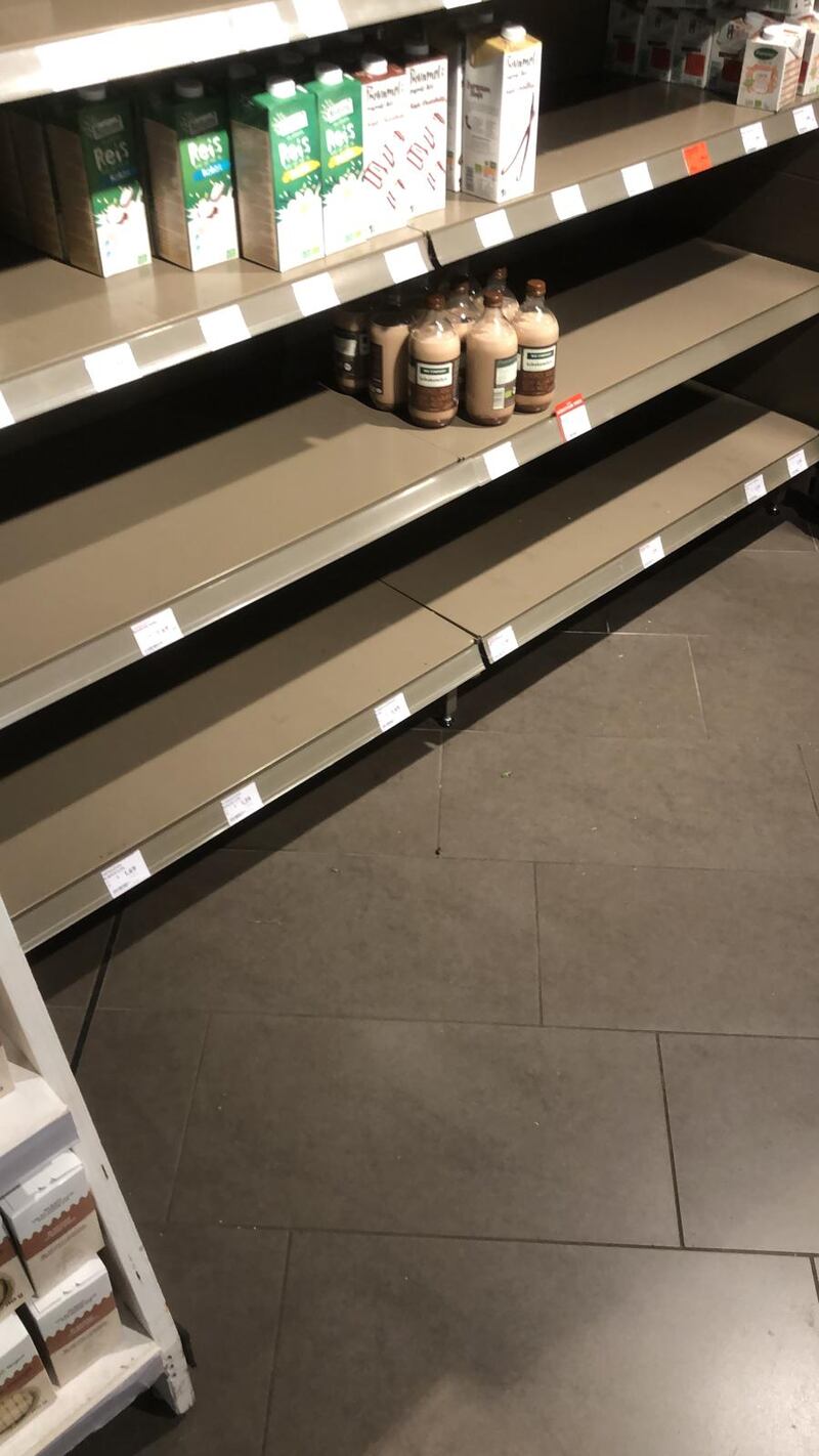 Coronavirus, le immagini dei supermercati presi d'assalto a Berlino 8