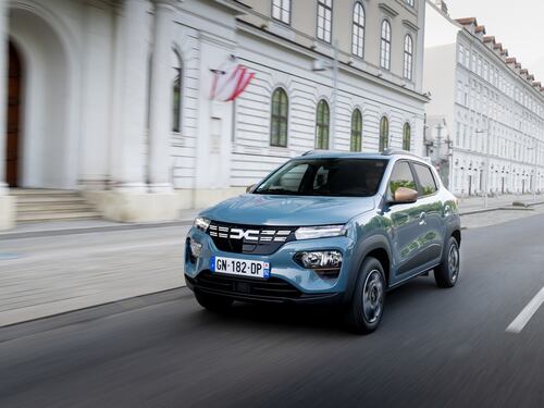 Dacia Spring Extreme Electric 65: prova su strada dell'elettrica da città
