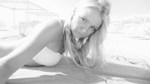 Mercedesz Henger, le foto più sexy 19