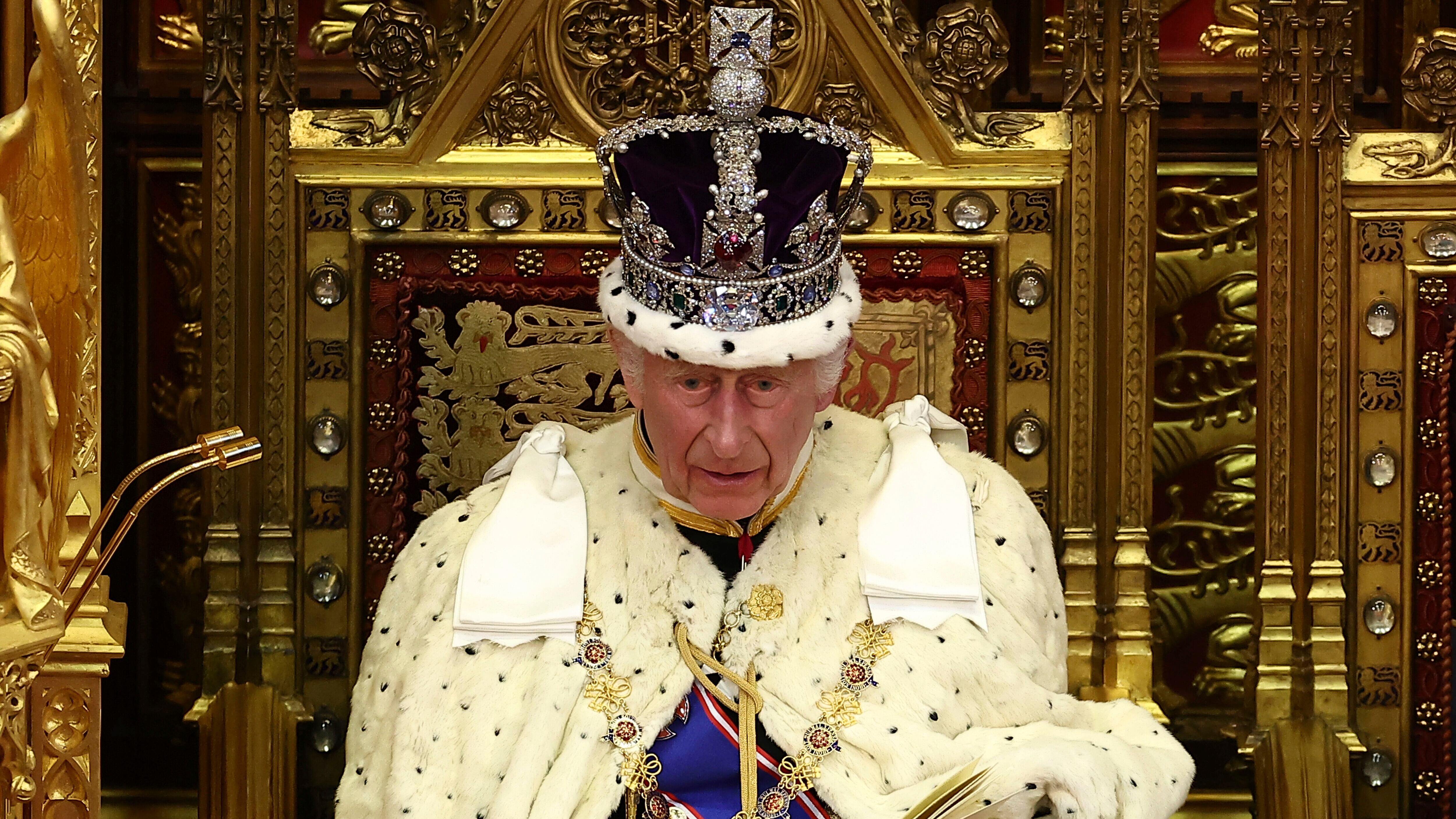 Re Carlo, oltre 85 milioni di euro per l’incoronazione: scoppia la polemica