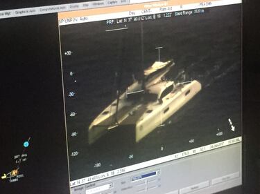 A bordo degli aerei di Frontex, a caccia di trafficanti di uomini 9