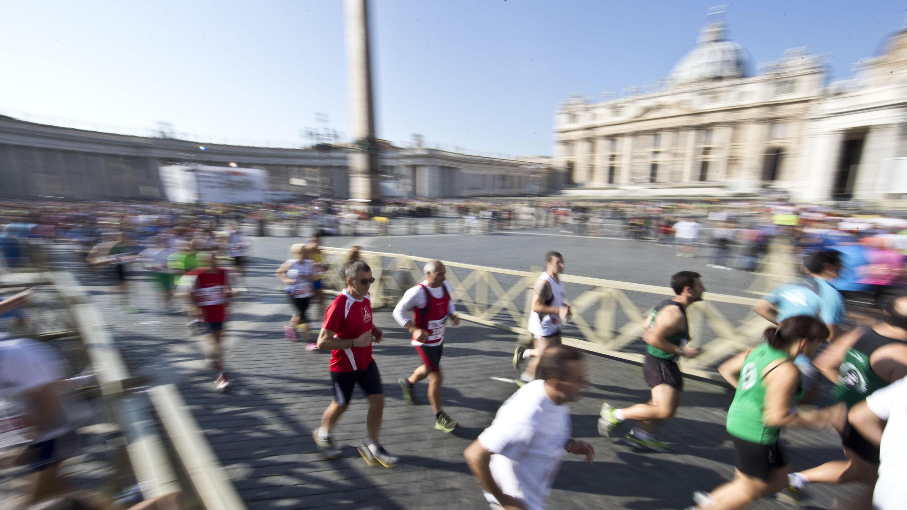 Torna la Corsa dei Santi con il Giro Quattro Basiliche e la Staffetta della Pace