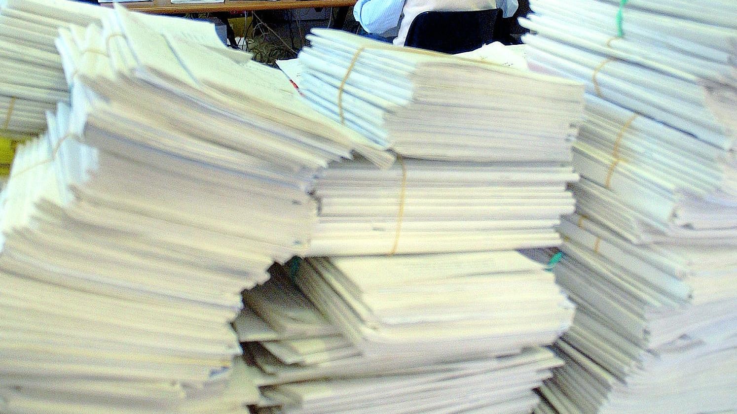 Due figli a casa, due posti di lavoro e la burocrazia che blocca tutto