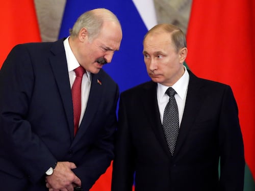 Lukashenko vede Putin: "Sì alla riforma costituzionale"
