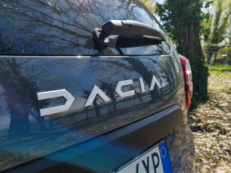 Dacia Duster Journey 2023, guarda le foto 16