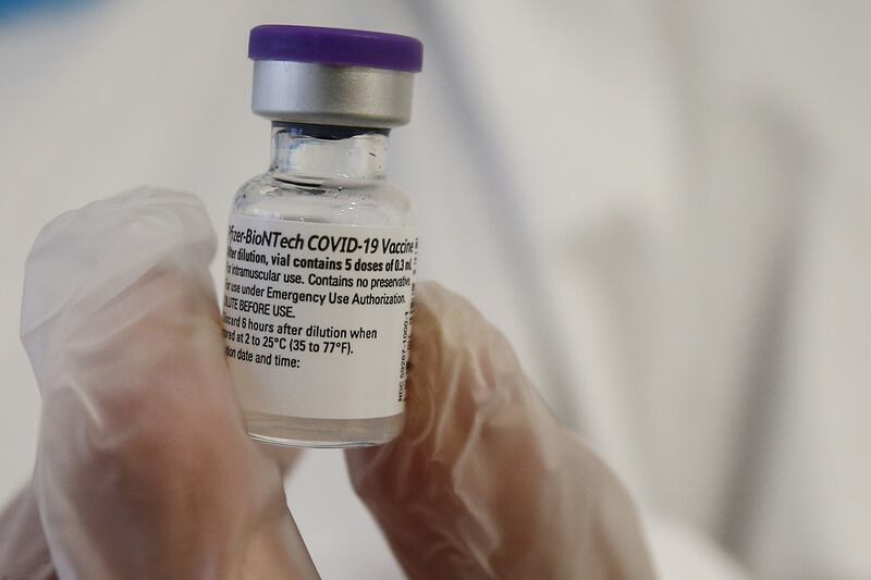 Vaccini, la Lombardia accelera. Moratti e Garavaglia in giunta