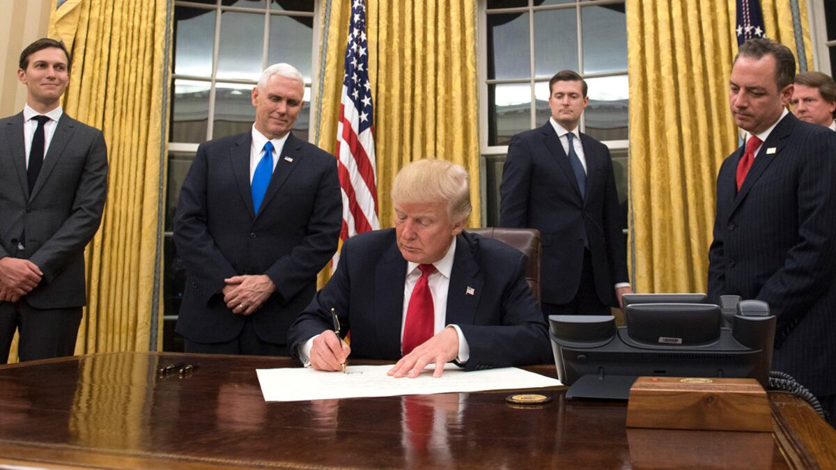 Attacco agli immigrati, Trump: "Credetemi, non sono razzista"