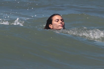 Dayane Mello sexy in spiaggia 11