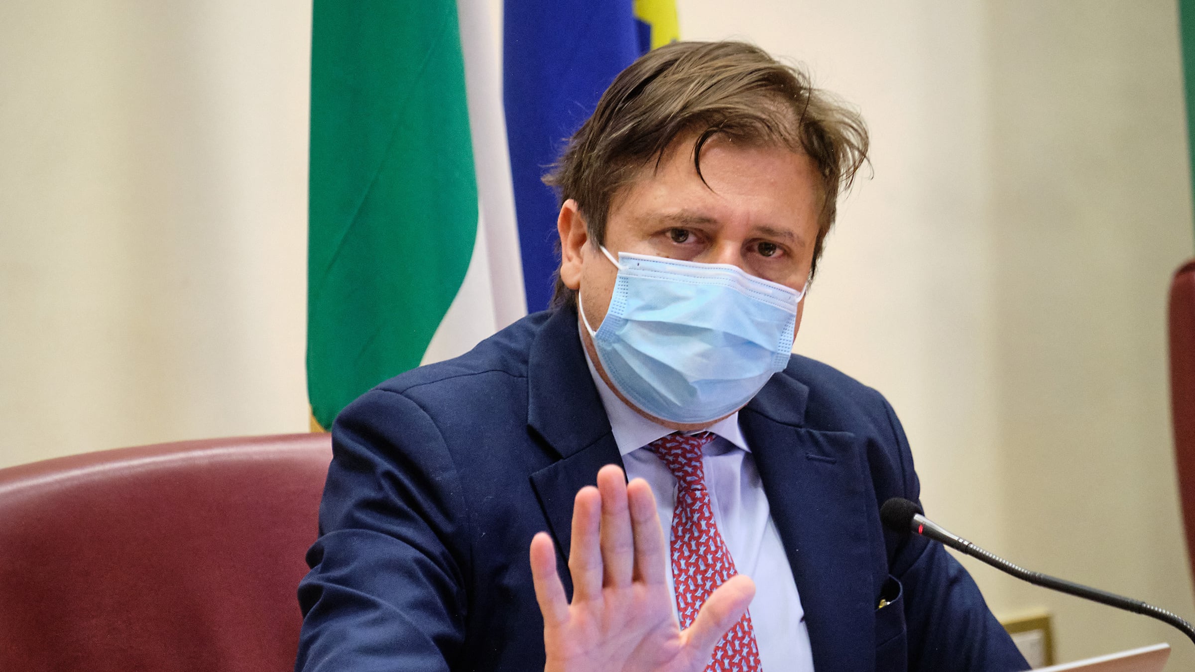 Sileri: "Iniziamo a usare il pass vaccinale per tutto come fosse un lasciapassare"