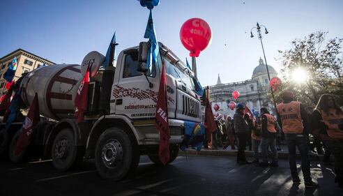 Roma: manifestazione di Cgil e Uil 6