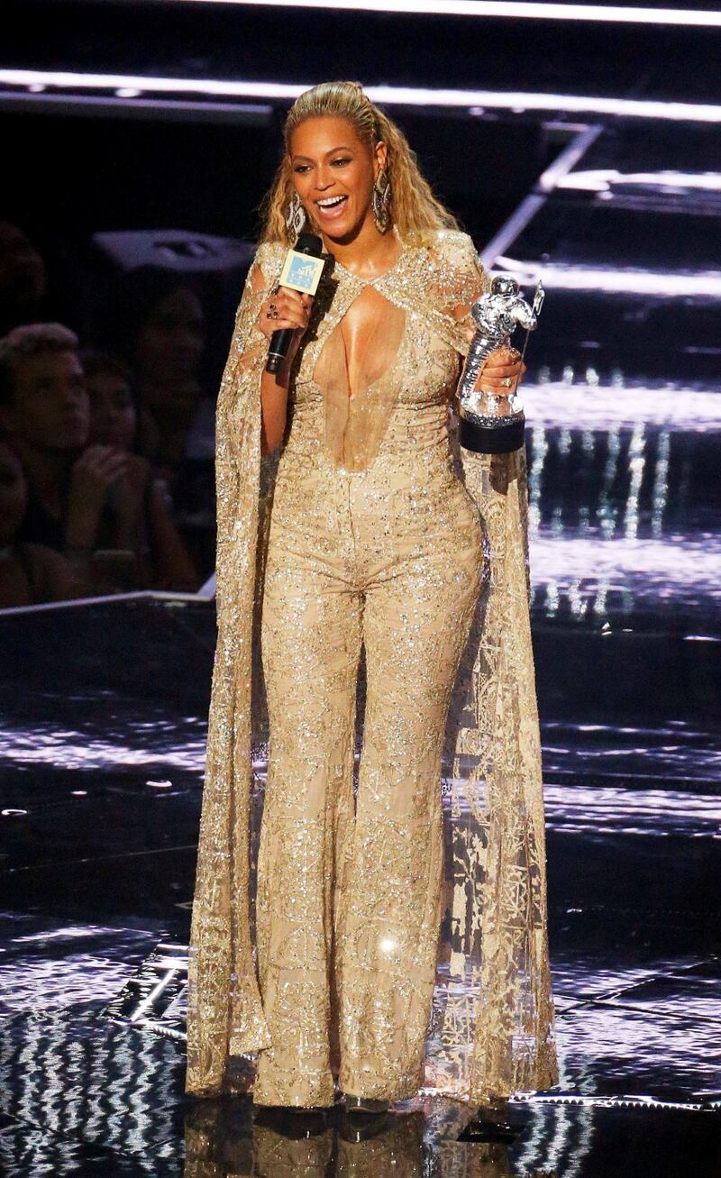 Beyoncé sexy nella performance agli Mtv Vma 11