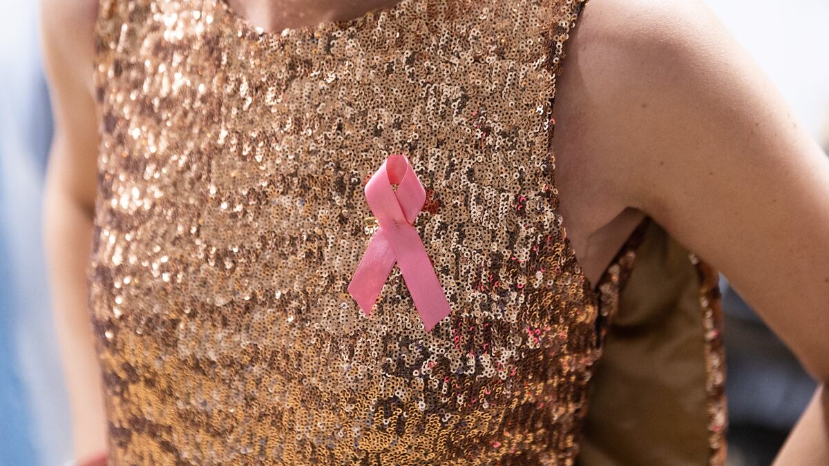 Quali sono i sintomi del cancro al seno a cui prestare attenzione