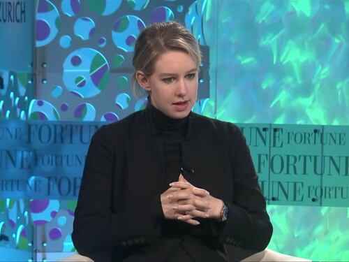 Da guru della Silicon Valley al carcere: la parabola di Elizabeth Holmes