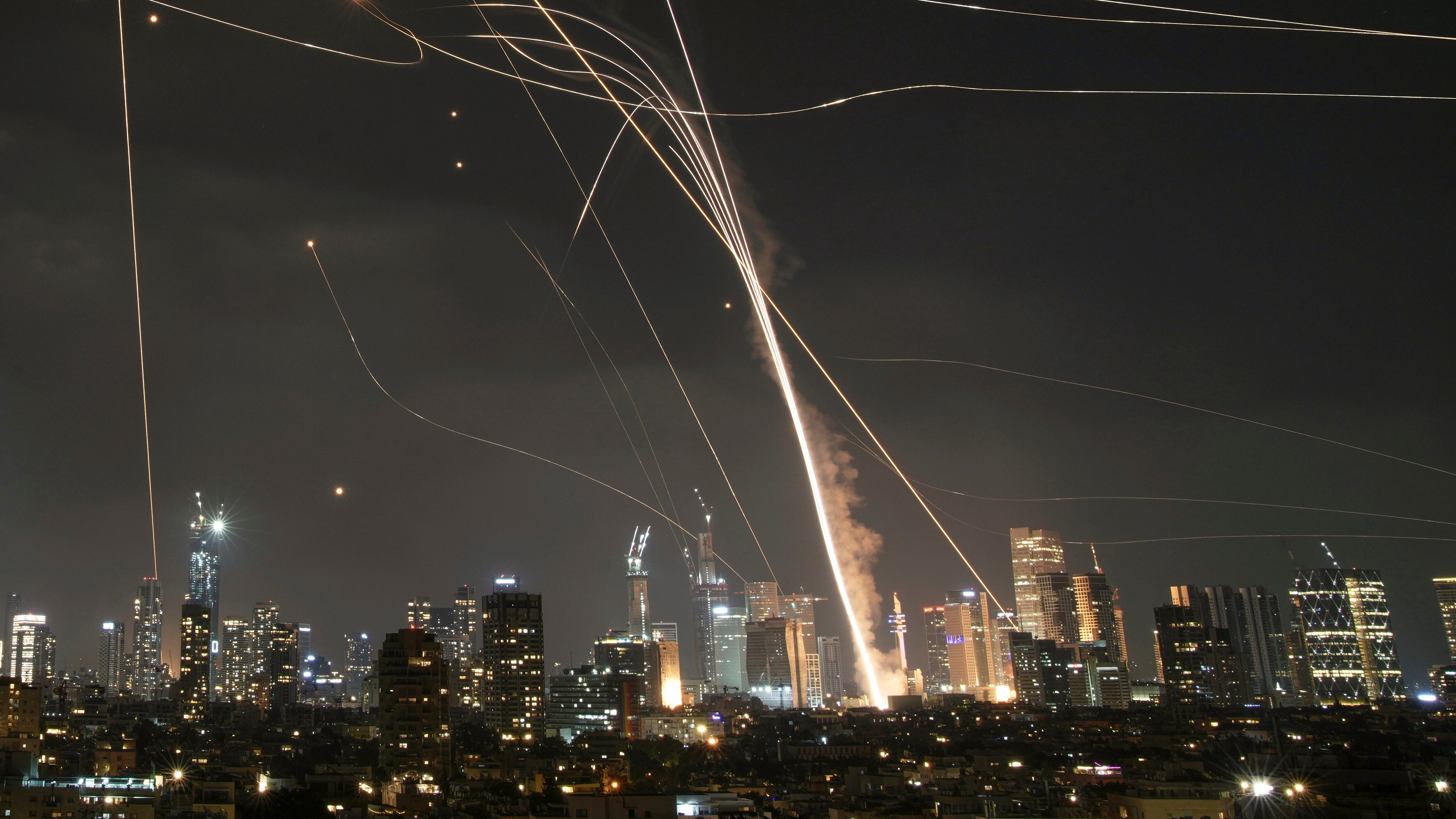 "Bucata la difesa israeliana": qual è il missile di Teheran che ha messo sotto scacco Tel Aviv