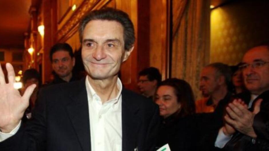 Fontana spiega com'è andata. Ma i magistrati vanno avanti