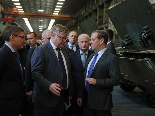 "La Russia non ha usato tutte le armi": Medvedev minaccia (ancora)