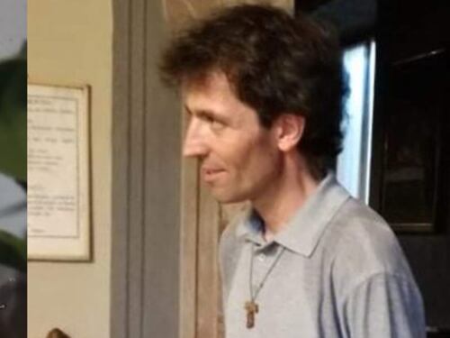 Coltelli, preti uccisi e migranti. Cosa c'è dietro queste storie