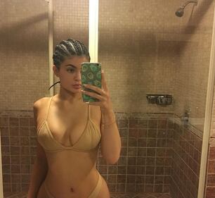 Sexy Selfie Mania, i VIP che amano l'autoscatto 20