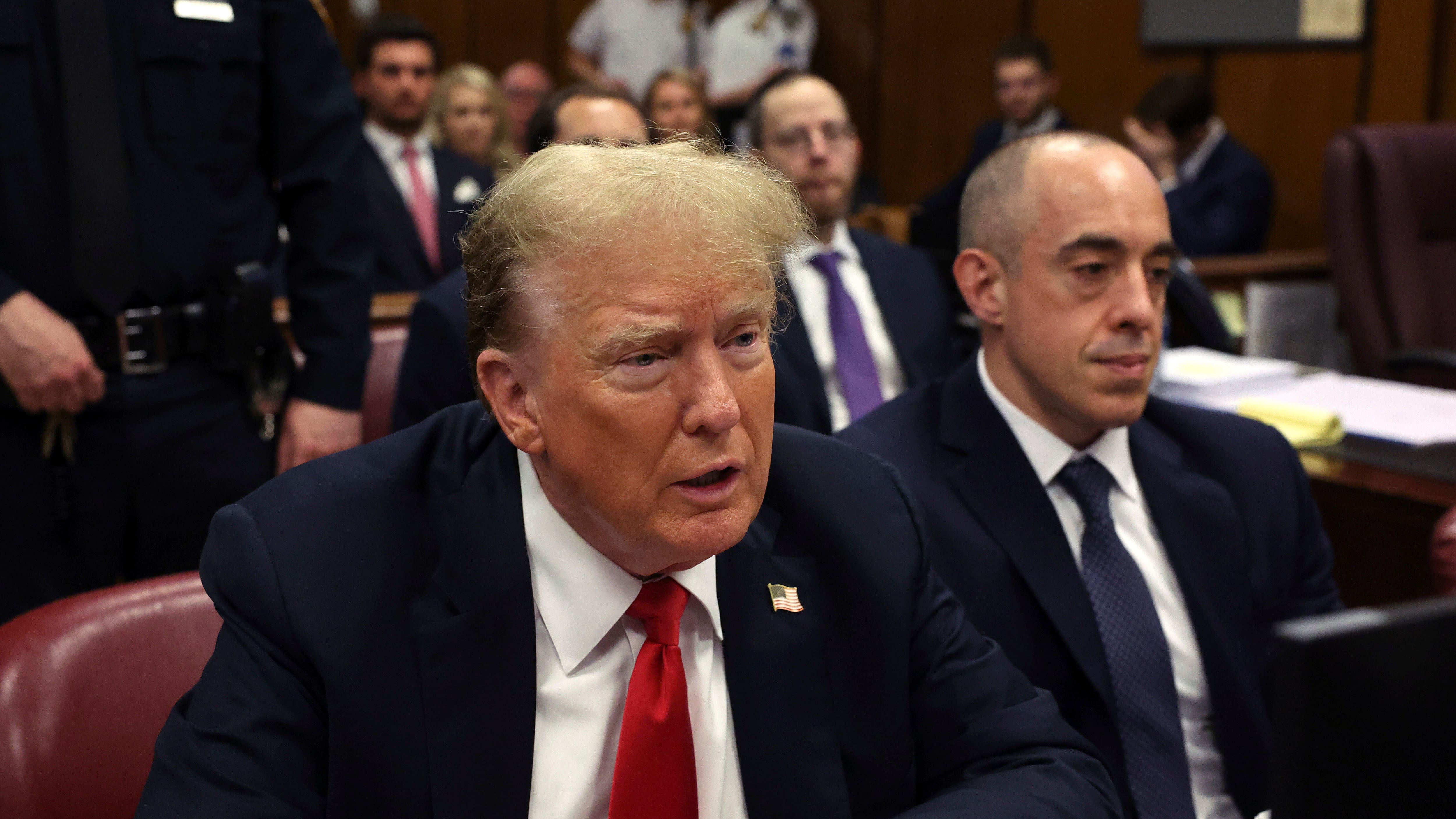 "Giorno pericoloso per l'America". Il processo di Trump alle battute finali