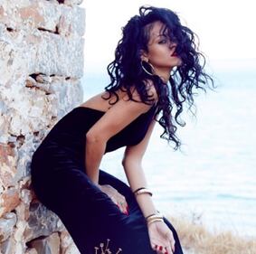 Grecia, Rihanna torna senza veli: ecco gli scatti 8