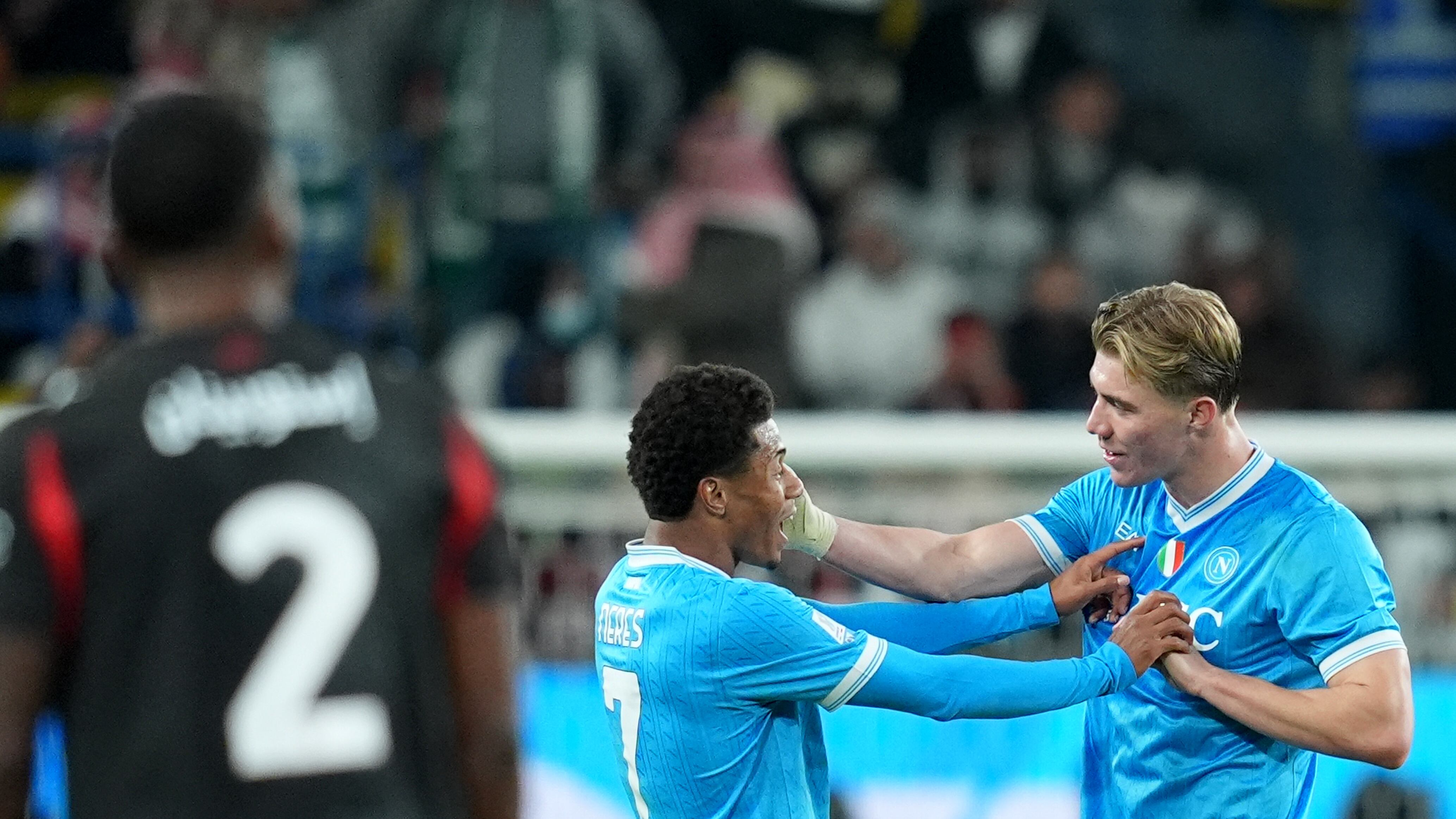 Hojlund ispira e fa gol. E manda a casa il Milan