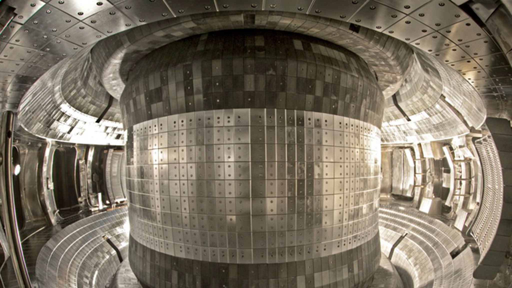 La Cina realizza la fusione nucleare dei record: per cento secondi prodotta l'energia del futuro