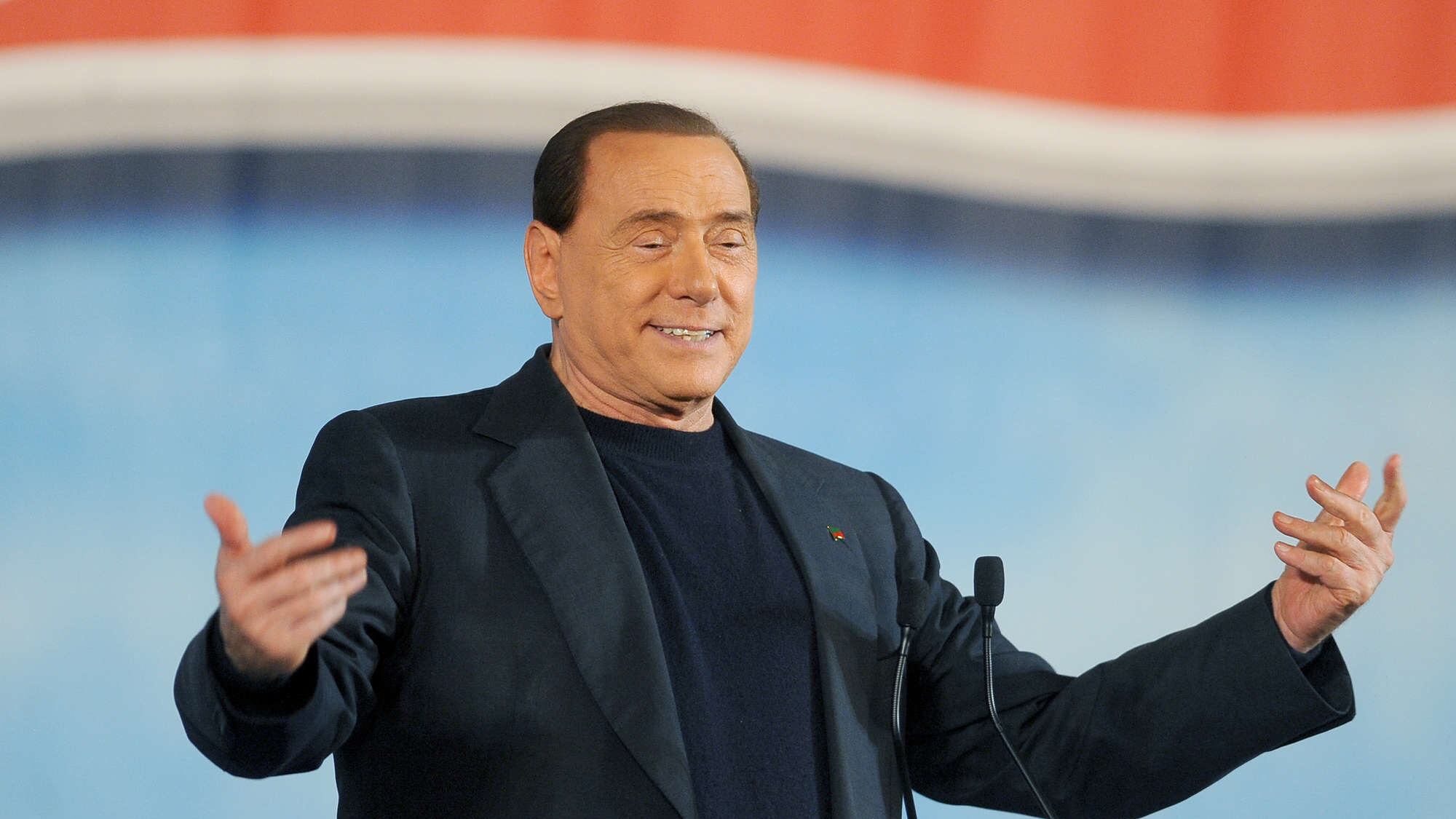 Berlusconi sceglie la prudenza: "Non cavalcherò il populismo"