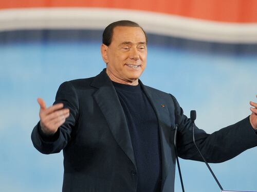 Berlusconi sceglie la prudenza: "Non cavalcherò il populismo"
