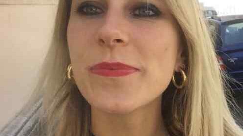 Reporter italiana aggredita alla moschea. "Circondata, buttata a terra e presa a calci"