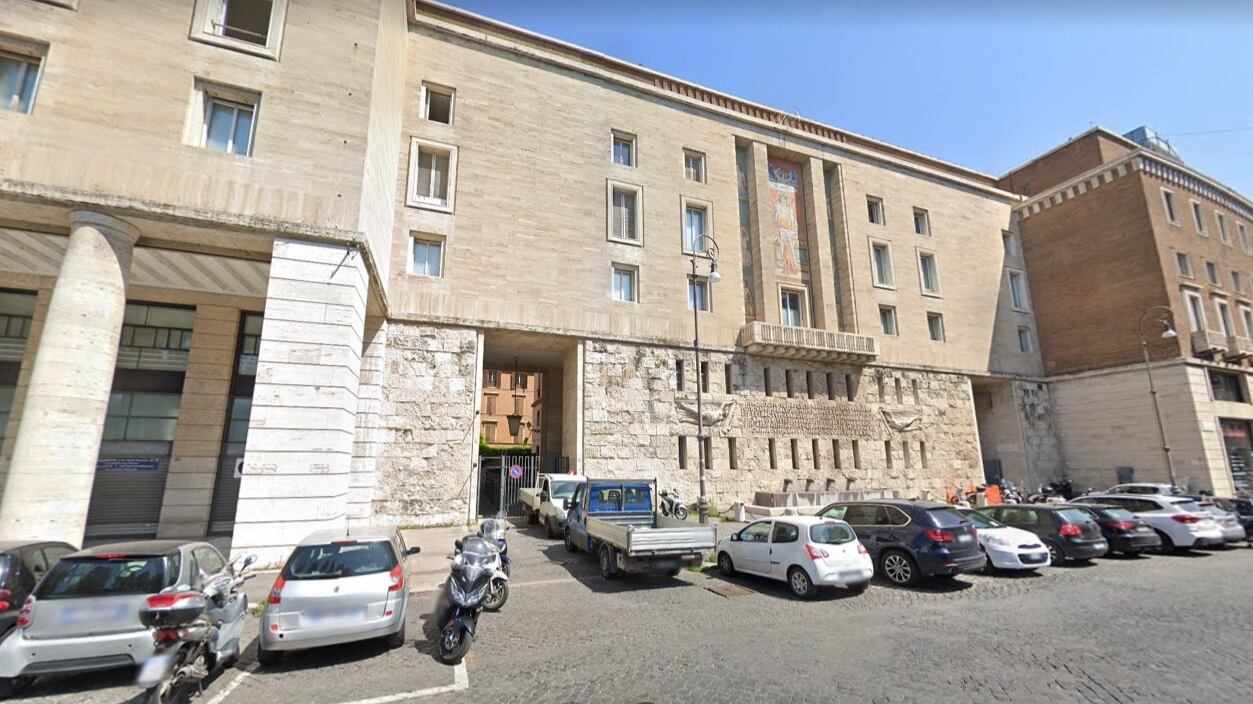 4 mesi dopo il Morandi, il governo ha venduto ai Benetton un palazzo storico di Roma