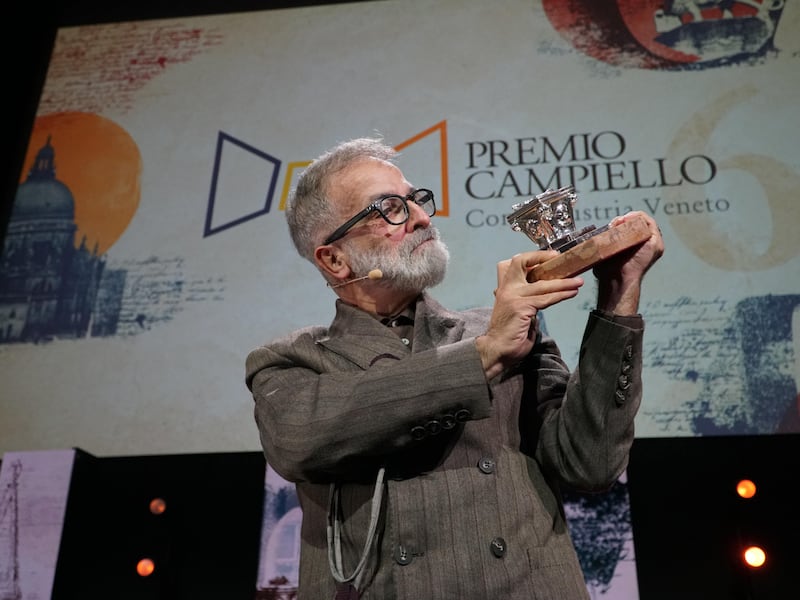 Marcello Fois vince il Campiello per tre voti