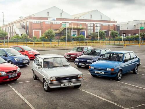 Ford Fiesta, addio all’iconica citycar: la storia delle sue 7 generazioni