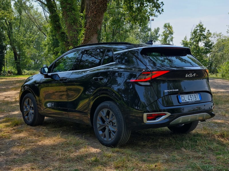Kia Sportage HEV gallery: guarda le foto della prova su strada 8